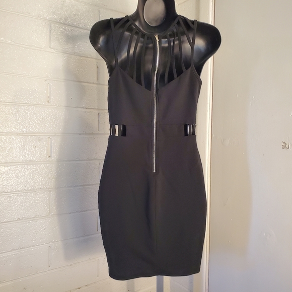 Little black dress - Picture 4 of 5